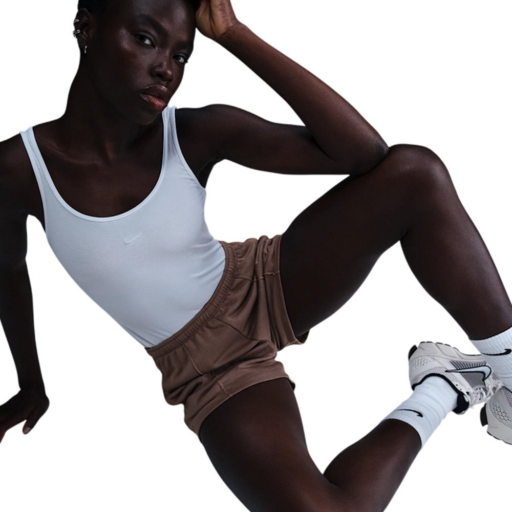 Баскетбольная женская футболка Nike Sportswear Chill Knit T-shirt White