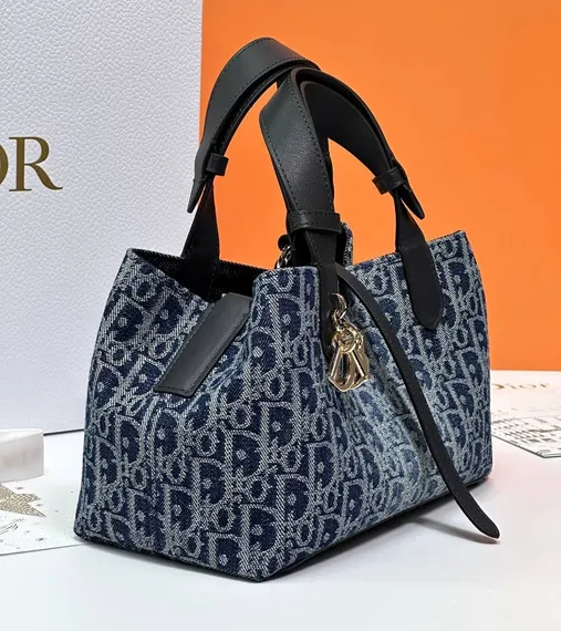 Сумка Dior Toujours Жаккард Denim Dior Oblique синего цвета