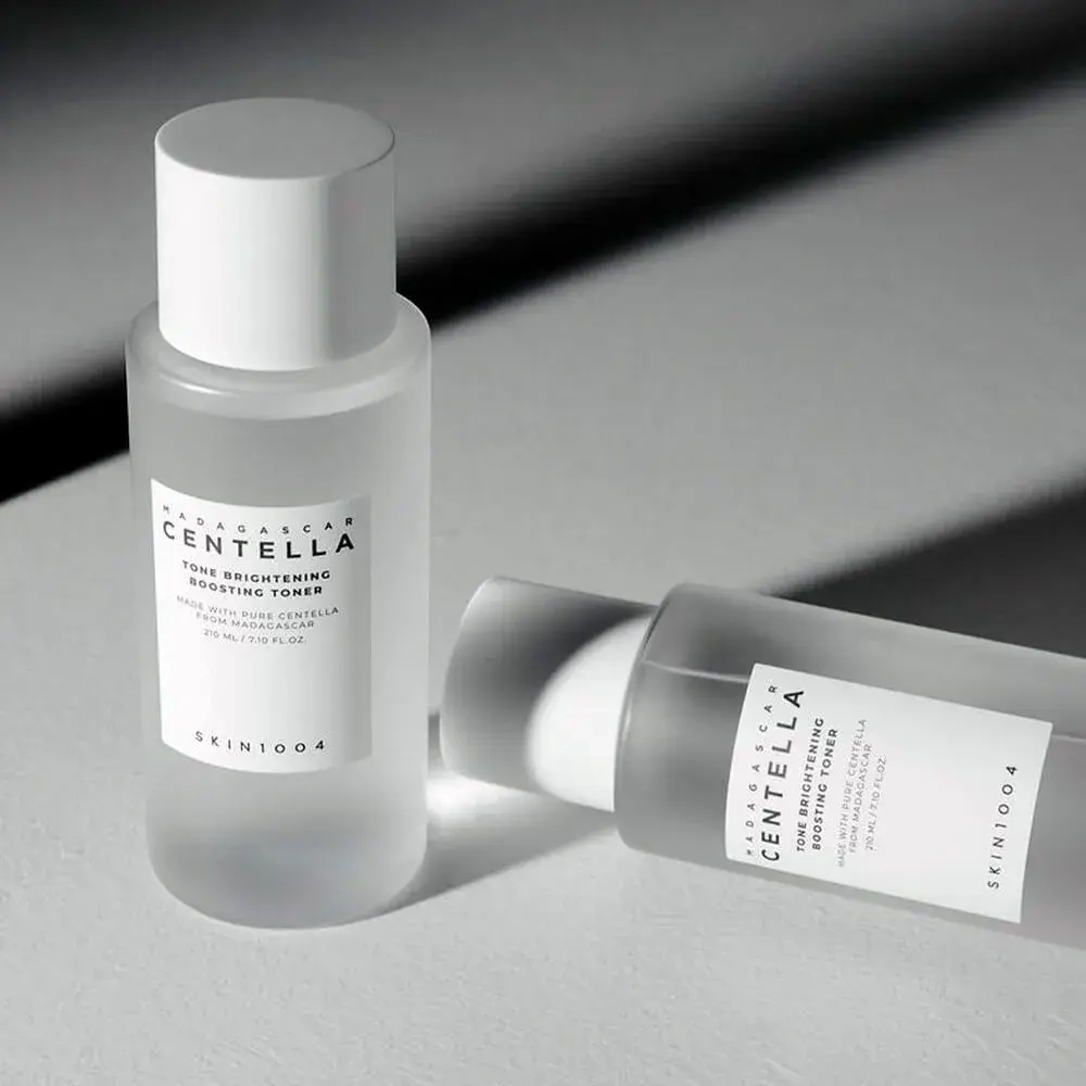 SKIN1004 Осветляющий тонер Madagascar Centella Tone Brightening Boosting Toner (210 мл)