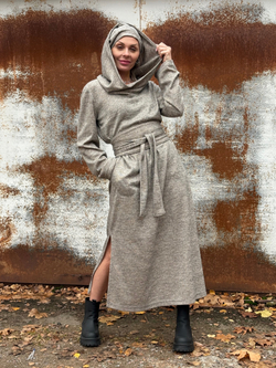 Платье Assassin / не знаем какой это цвет / красивый