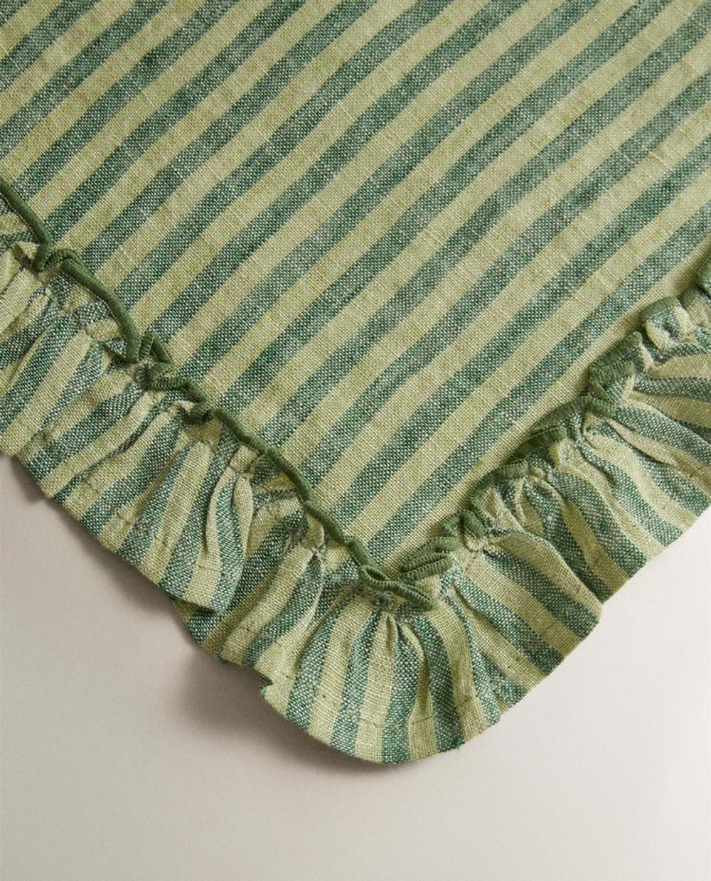 ZARA HOME ЛЬНЯНАЯ ПОДСТАВКА ПОД СТОЛОВЫЕ ПРИБОРЫ, ЗЕЛЕНЫЙ