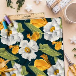 Ткань кулирная гладь крупные белые петуньи и жёлтые ирисы на чёрном фоне