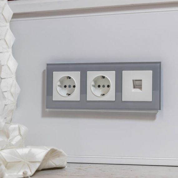 Рамка Werkel Favorit на 3 поста серый W0031115 4690389159824