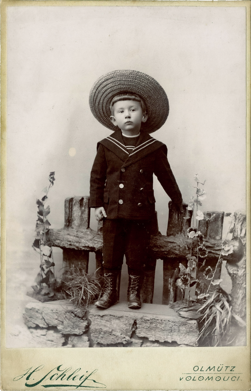 Серия студийных фотопортретов. Австро-Венгерская Империя. Конец XIX – начало XX века.