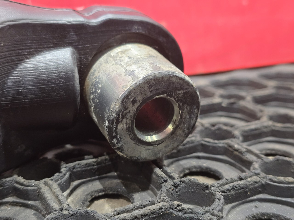 Цилиндр подъема кабины 2023г