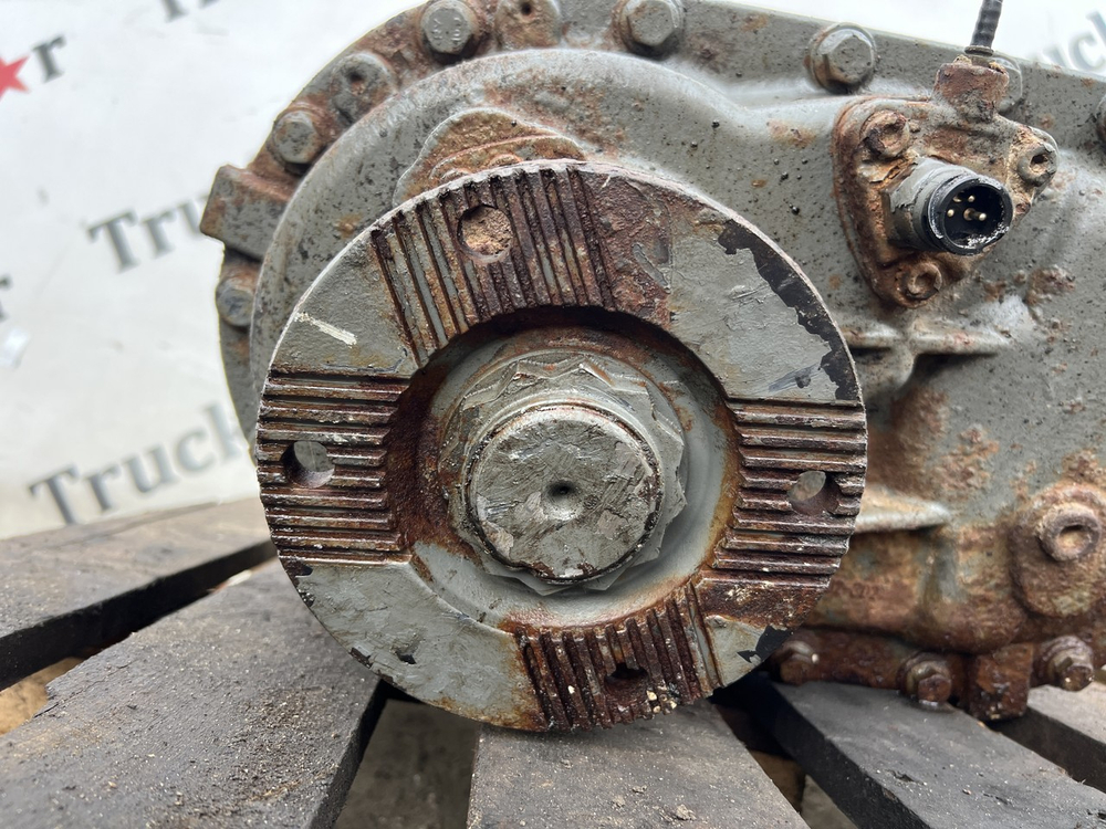 Редуктор проходного моста MCP16ZG KV180 4.77 2022г.