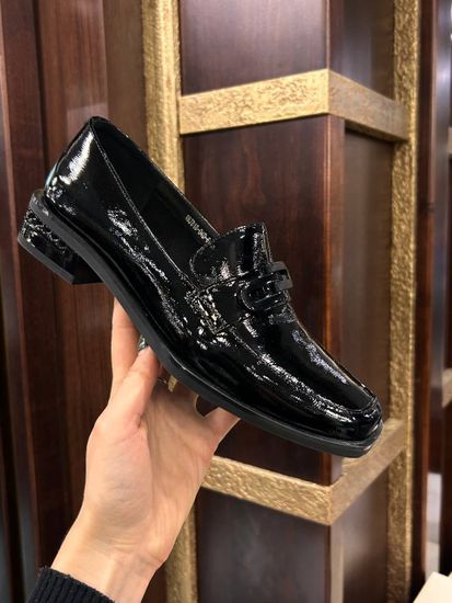 Лоферы женские