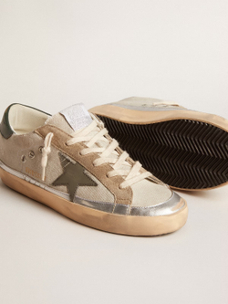Super Star in gray canvas with a green leather star and heel tab