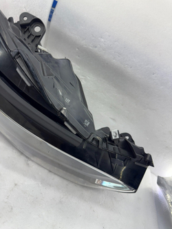 Оригинальная LED фара Toyota Highlander (Lufang)