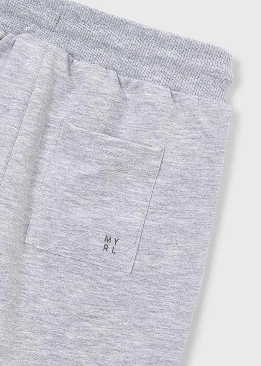 спортивные брюки