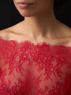 01-53 ОПТ Кружево шантильи 23 см, красный 100