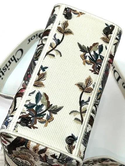 Сумка женская Dior Lady D-lite, модель среднего формата белый
