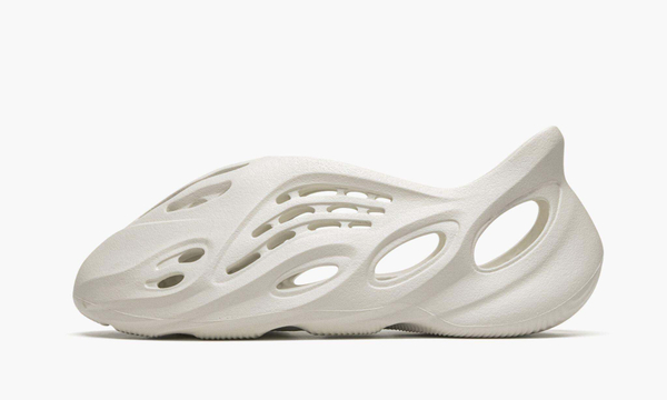 Yeezy Foam RNNR MXT "Sand"