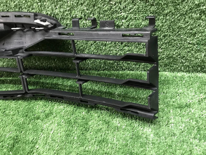 Накладка ПТФ левая BMW 5er G30 (2017-2020)