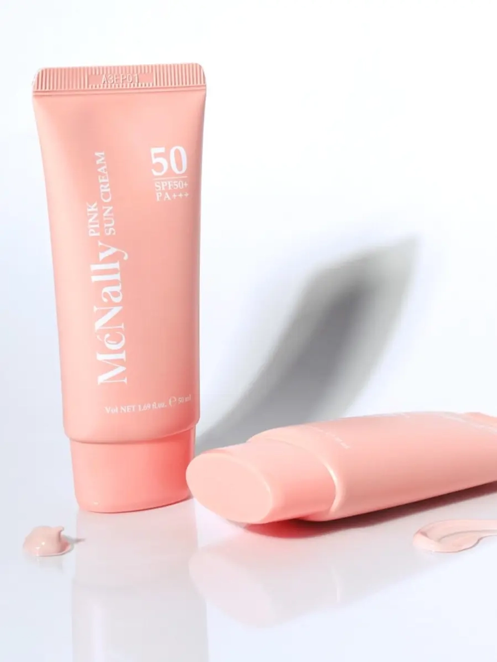 Розовый солнцезащитный крем McNally Pink Sun Cream SPF50+/PA+++ (50мл)