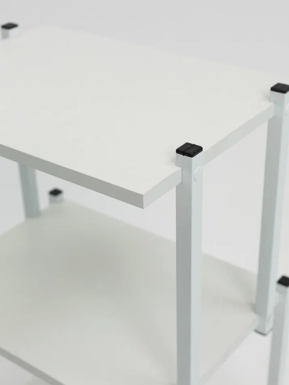 Тележка косметологическая Пирамида на колесиках