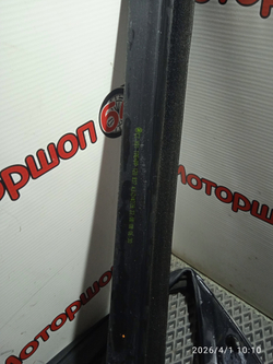 Уплотнитель правой передней двери Шкода Октавия А5 1,4 BUD Б/У