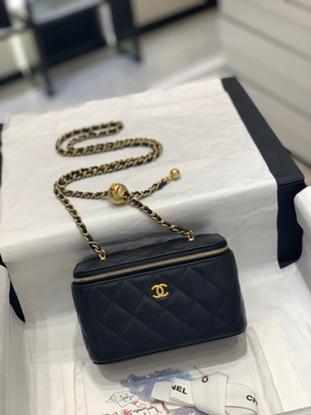 Chane1 Vanity with Chain 17 cm