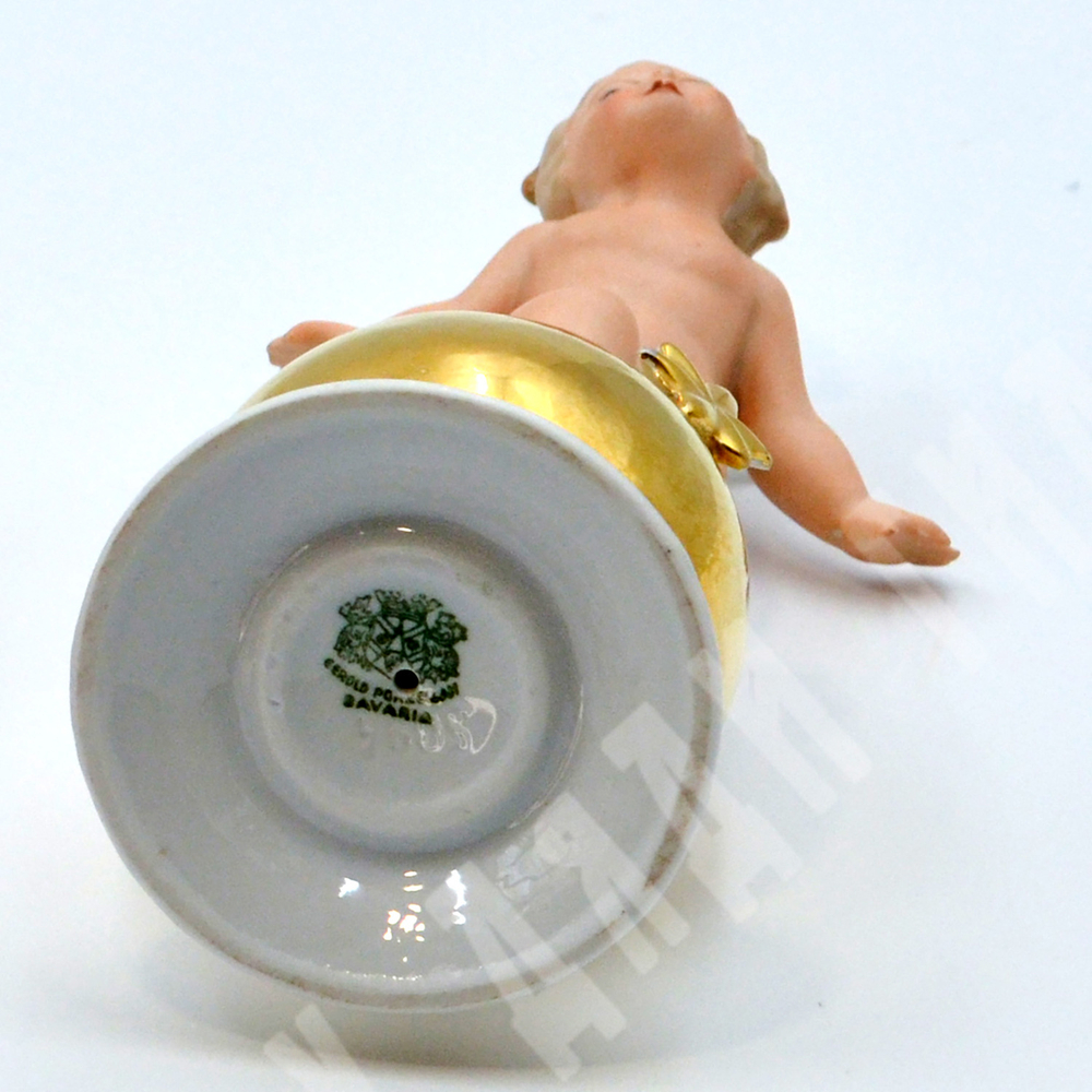 Путти на золотом шаре с кометой у ног. Фарфор, роспись, золочение. Gerold Porzellan, Германия.