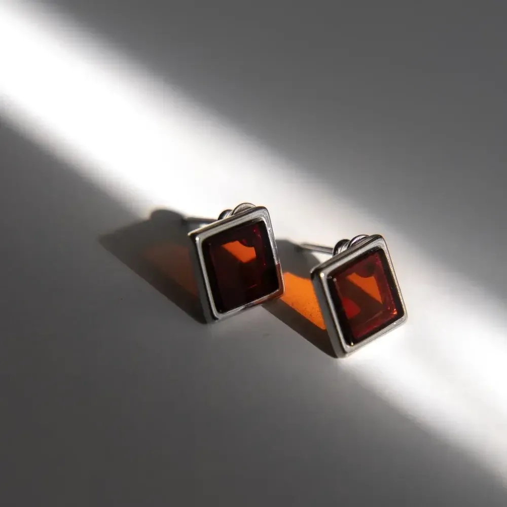 Серьги Ромб с вишневым янтарем