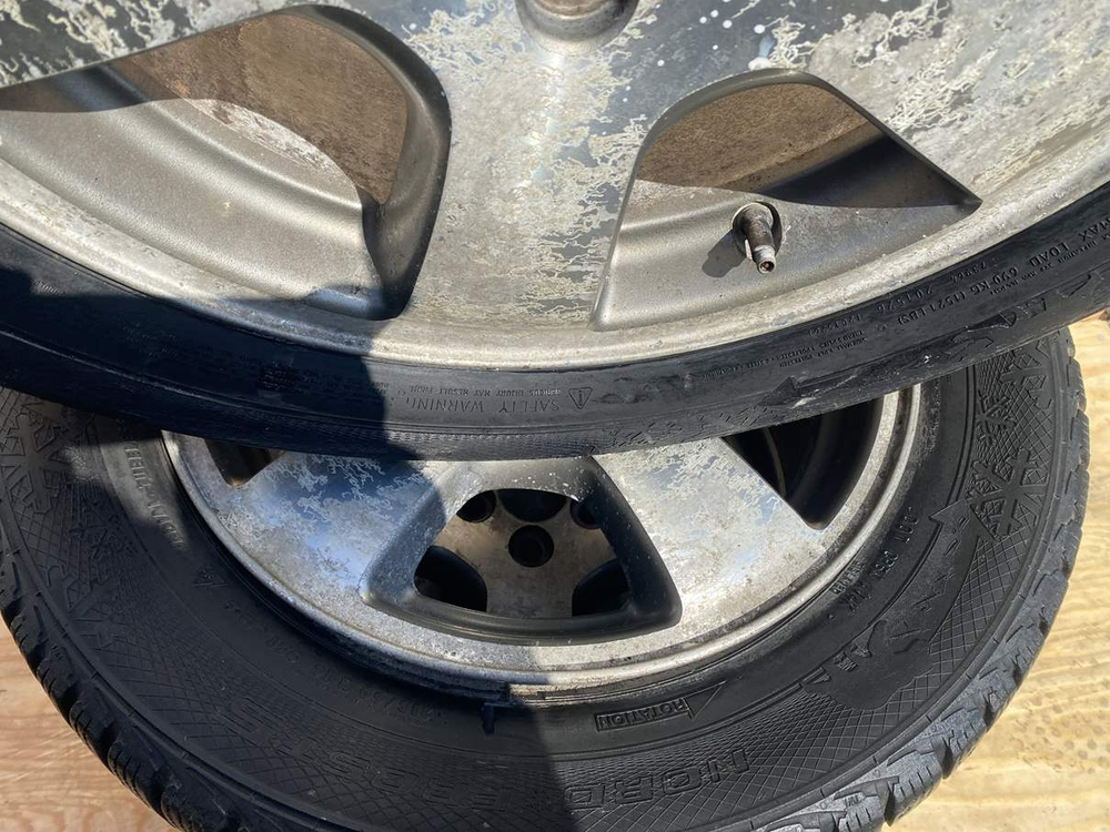 колеса Subaru на зимней резине 215/60 R16 4шт.