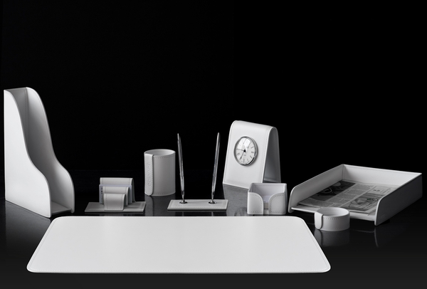 Настольный набор 9 предметов из кожи цвет белый