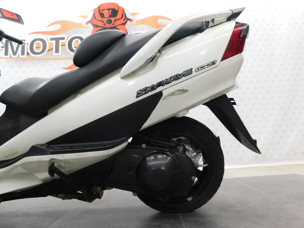 Suzuki Skywave 250 S 038353