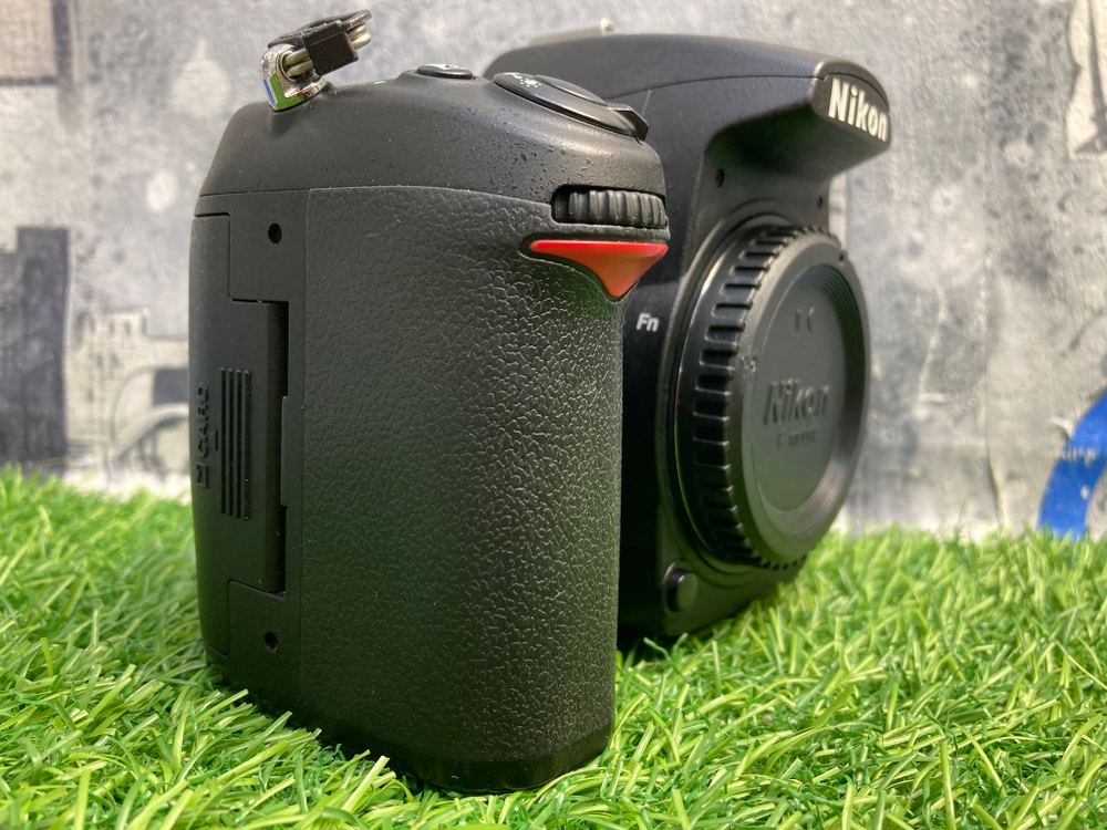 Nikon D7000 10.300 кадров Покупка/Продажа