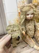 Авторская кукла и. брошь - лен (сплетена на коклюшках)