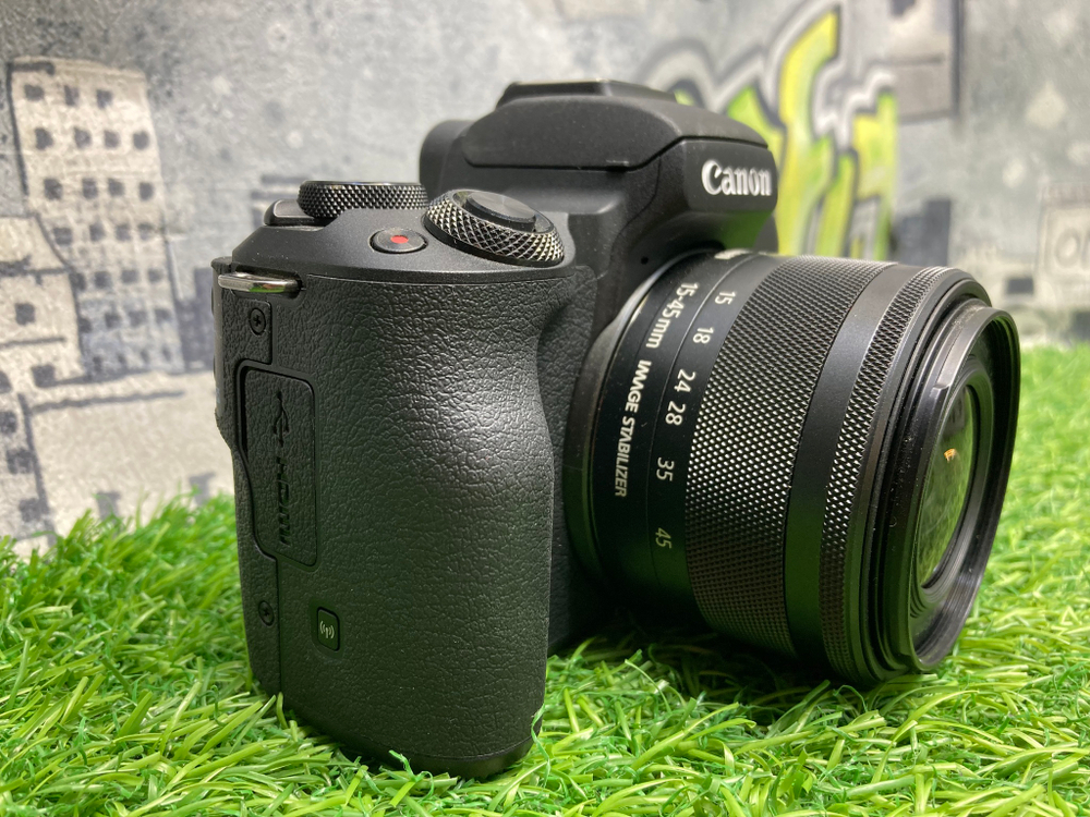 Canon EOS M50 Kit 15-45mm IS STM 1000 кадров