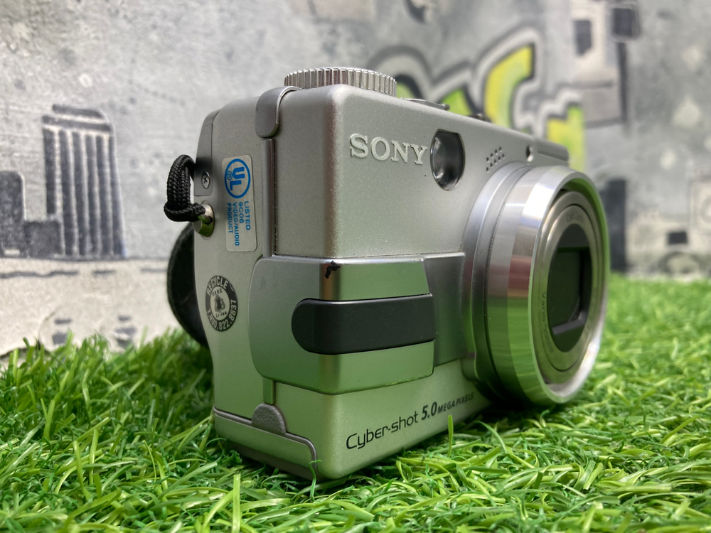 Sony Cyber-shot DSC-V1