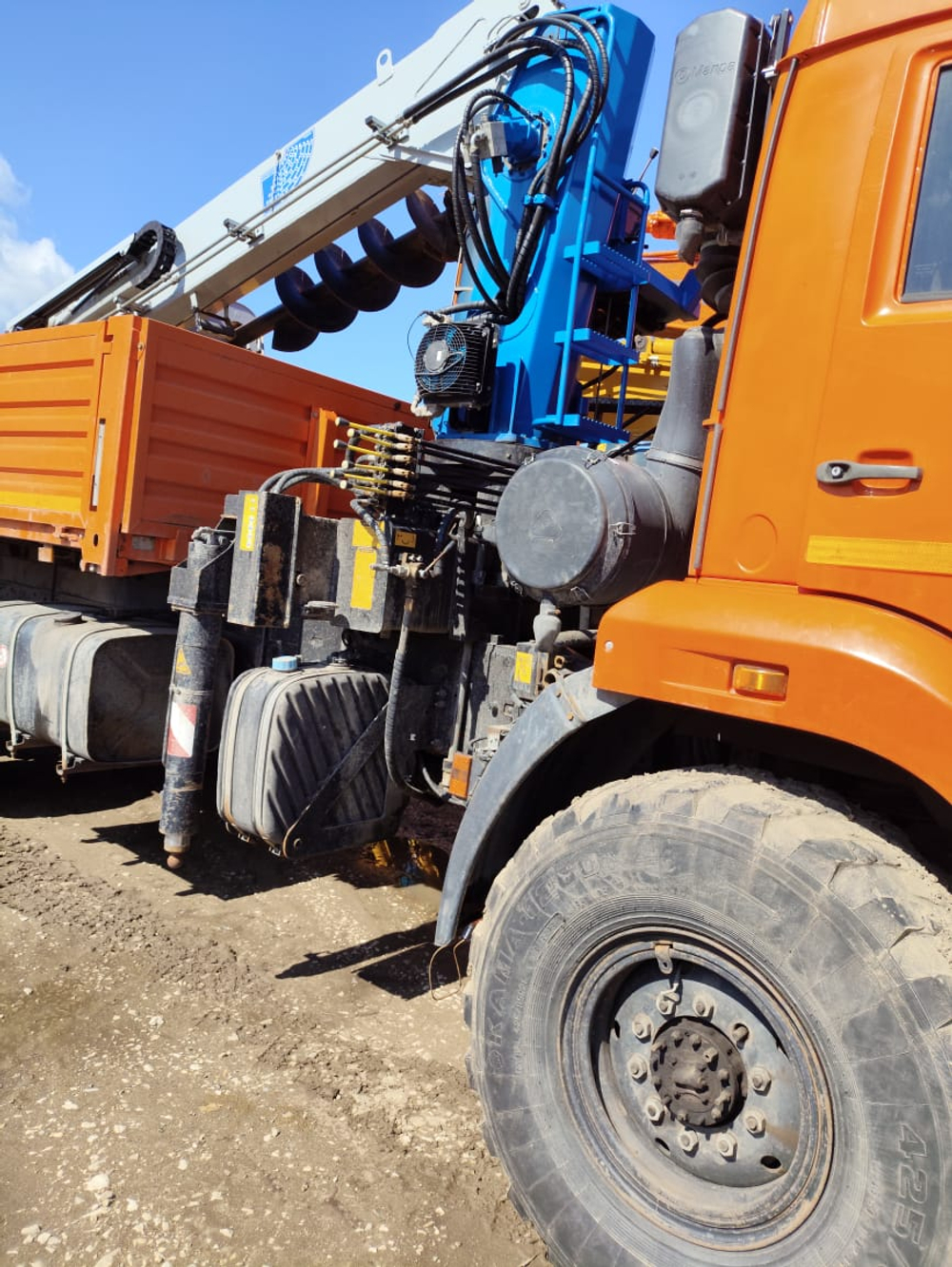 КамАЗ 43118 6x6 Бортовой с КМУ КМА-150-5 (Дизельный, 11,8 л, 300 л.с., МТ)
