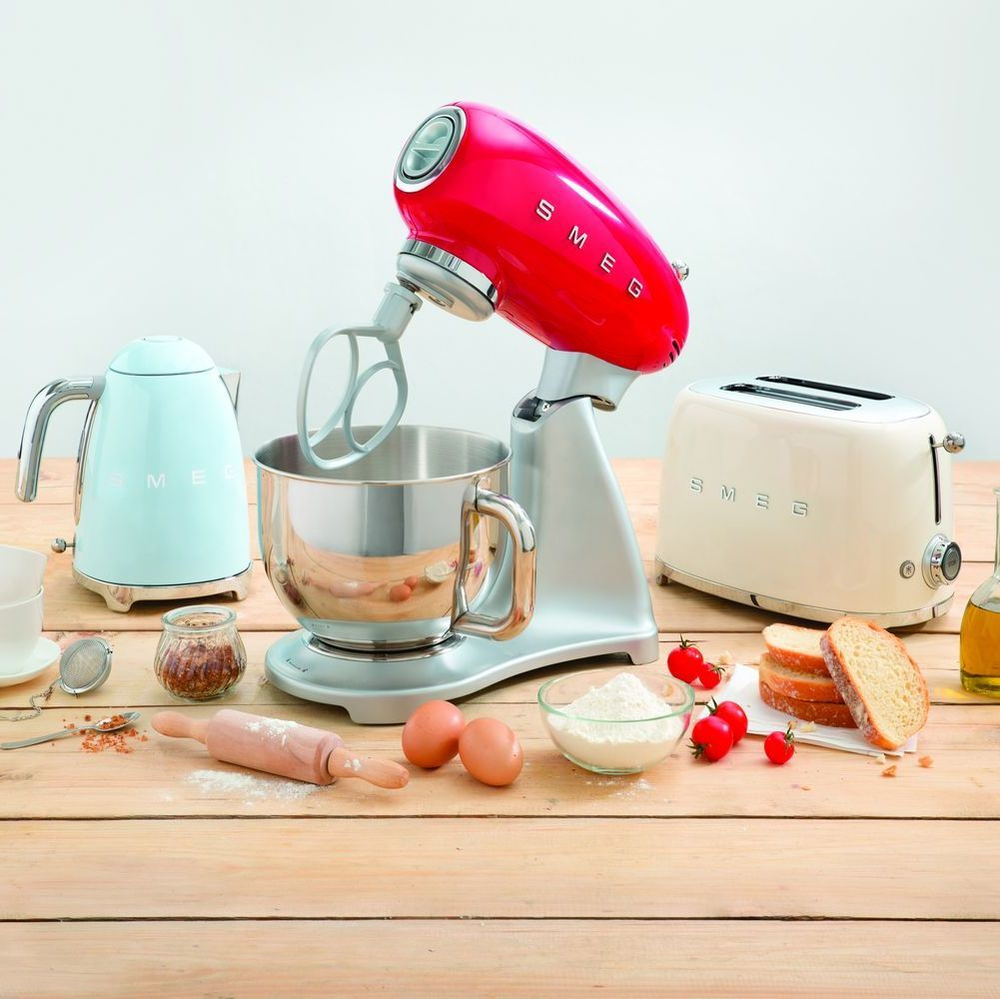 Тостер Smeg Стиль 50-х годов для 2 тостов кремовый Италия фрагмент