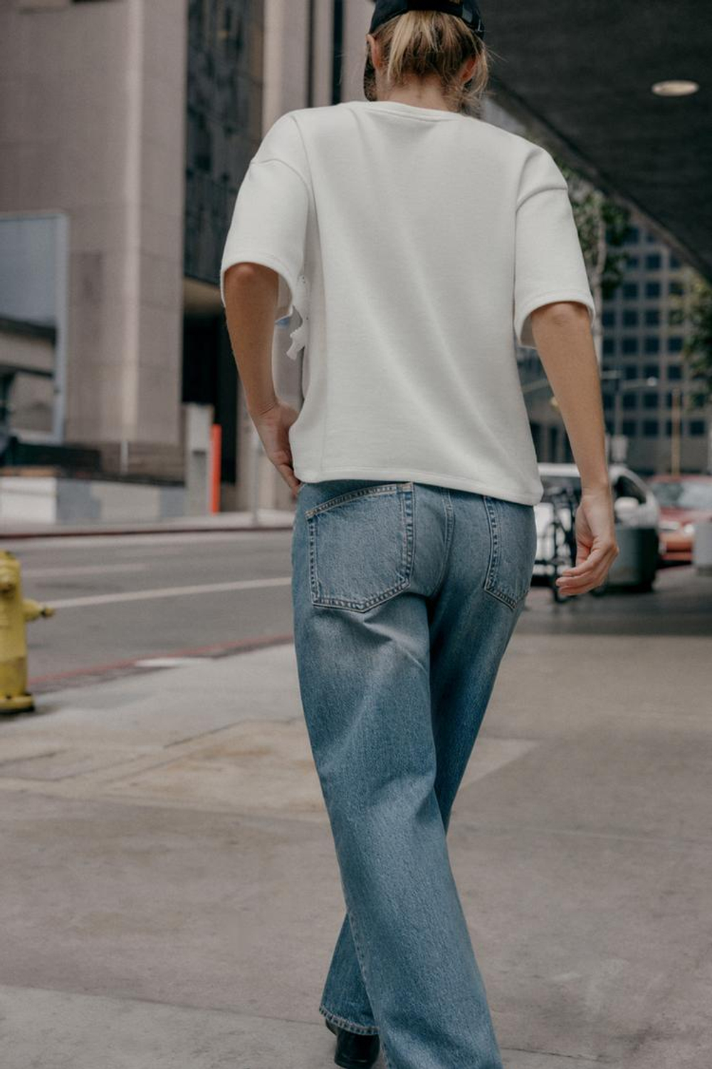 ZARA МЯГКАЯ ФУТБОЛКА FLOR, ЖЕЛТОВАТО-БЕЛЫЙ