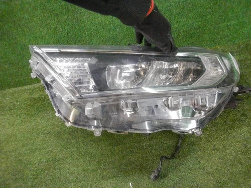 Битая Фара левая Toyota RAV4 5 XA50 (2018-н.в,) LED