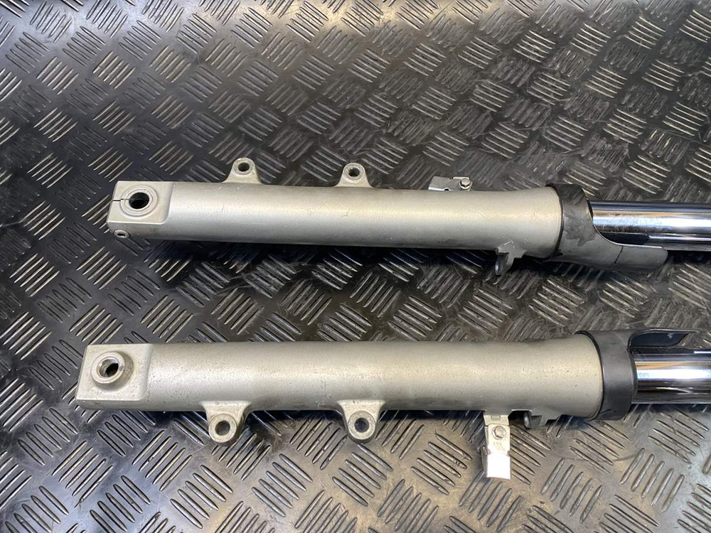 Перья вилки Yamaha TDM850 RN03J 054015