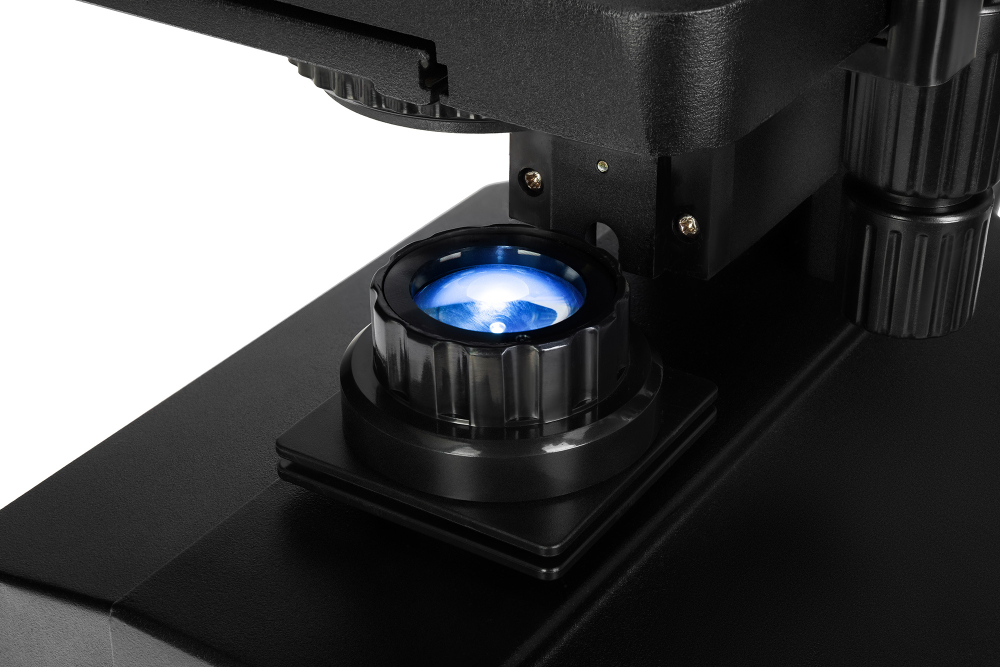 Микроскоп Levenhuk 890T, тринокулярный