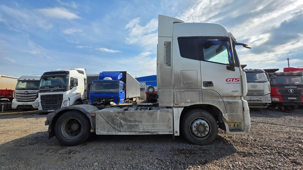 Foton AUMAN 4x2 Седельный тягач EST A 1844 AMT (Дизельный, 11,8 л, АТ, 450 л.с.)