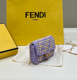 Fendi Nano Baguette 11 cm