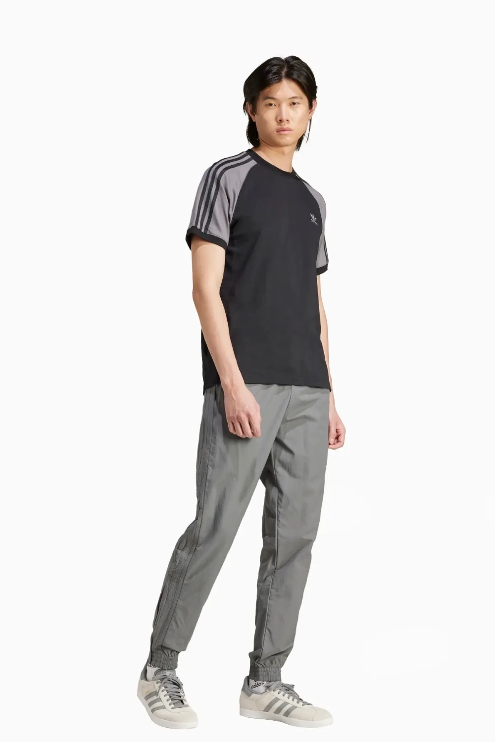 Футболка adidas Colourblocked 3-Stripes - черный