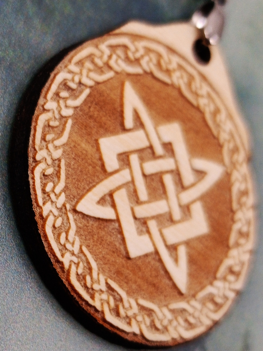 Кулон из дерева Квадрат Сварога