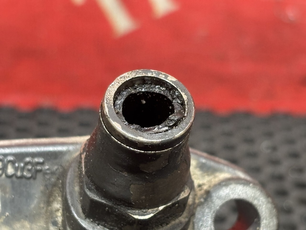 Патрубок масляного щупа 2021г.