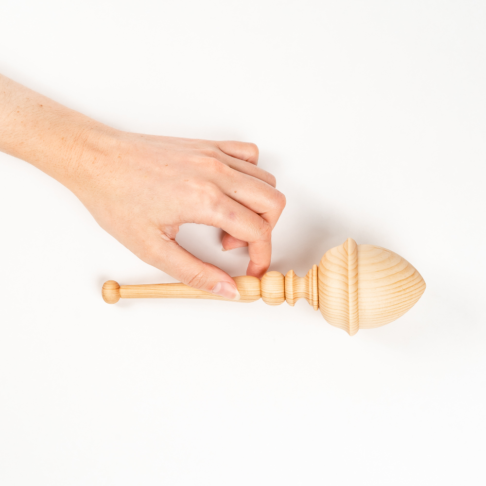 Деревянная погремушка из дерева сибирский кедр с наполнителем из пшена 0+ WT6