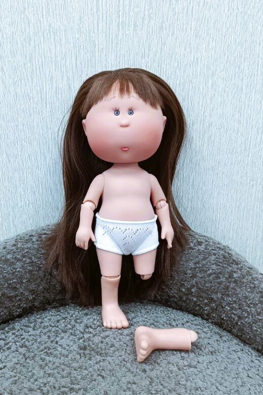 УЦЕНКА Кукла Nines виниловая 30см MIA CASE шарнирная без одежды (1210W)