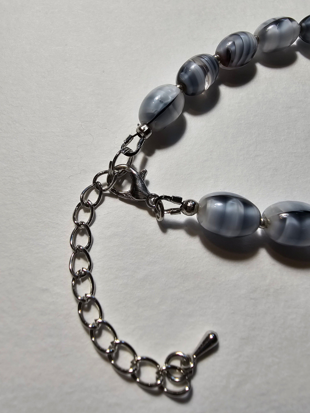 Браслет из натурального камня, авторская работа из полосатого и матового Агата "Много агата"