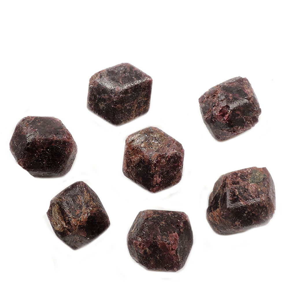 Гранат альмандин неполированный 10-13гр. асс.
