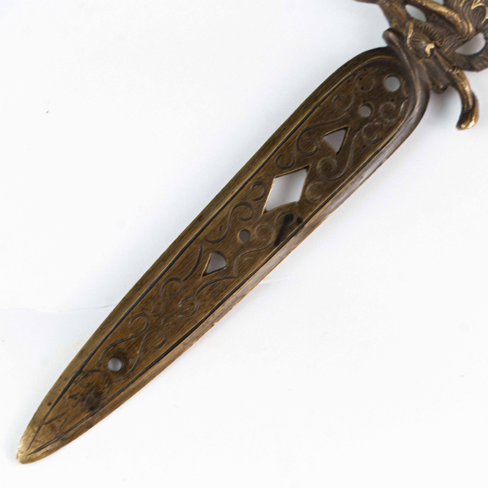 Декоративный нож для вскрытия писем