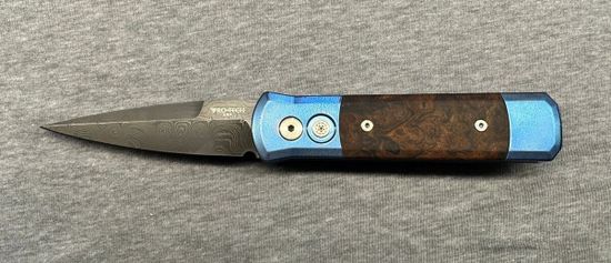 Нож-автомат"GODSON"скл.кл.дамаск Chad Nichols.,рук.син.титан/железн.дерево, мозаичн.кнопка,голуб.титан.клипса