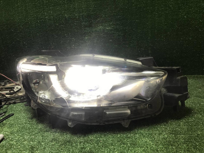 Фара правая Mazda CX-5 1 (2015-2017) LED