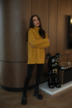 Свитер с косами